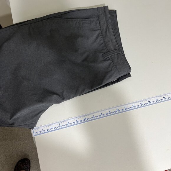 Travis Mathew Nylon-Blend Black & White Golf Short Men's Size 38 - Picture 9 of 9